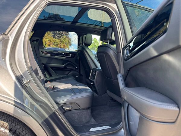 2019 PORSCHE CAYENNE