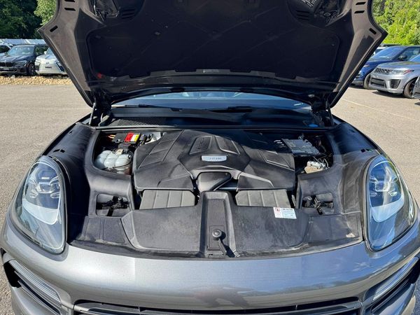 2019 PORSCHE CAYENNE