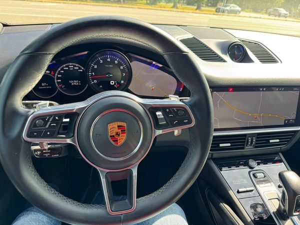 2019 PORSCHE CAYENNE