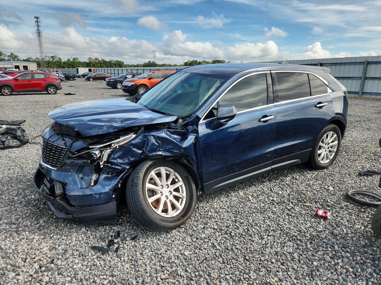 2019 CADILLAC XT4 Luxury — Front 3/4