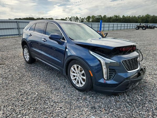 2019 CADILLAC XT4 Luxury — Passenger 3/4