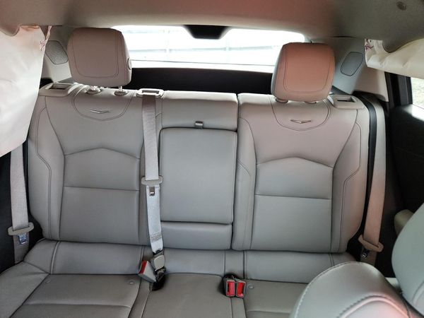 2019 CADILLAC XT4 Luxury — SUVN
