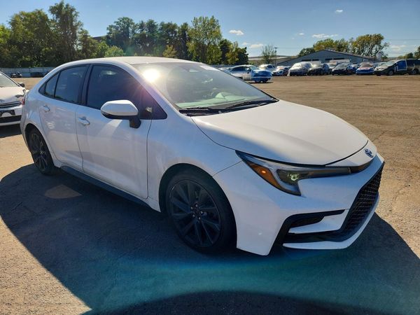 2024 TOYOTA COROLLA SE — Passenger 3/4