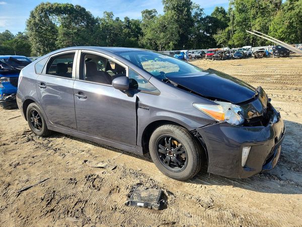 2012 TOYOTA PRIUS — Passenger 3/4