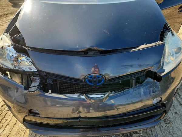 2012 TOYOTA PRIUS — Engine bay