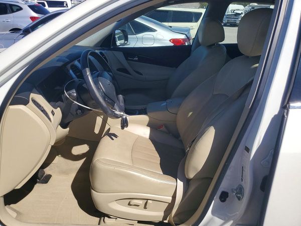 2016 INFINITI QX50 — DENT