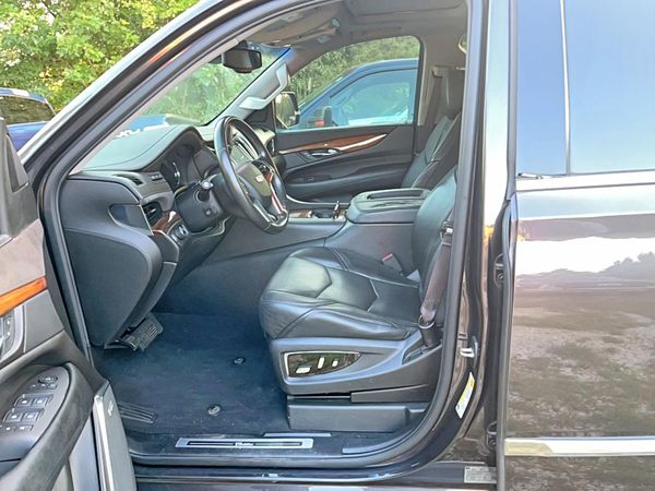 2016 CADILLAC ESCALADE Luxury