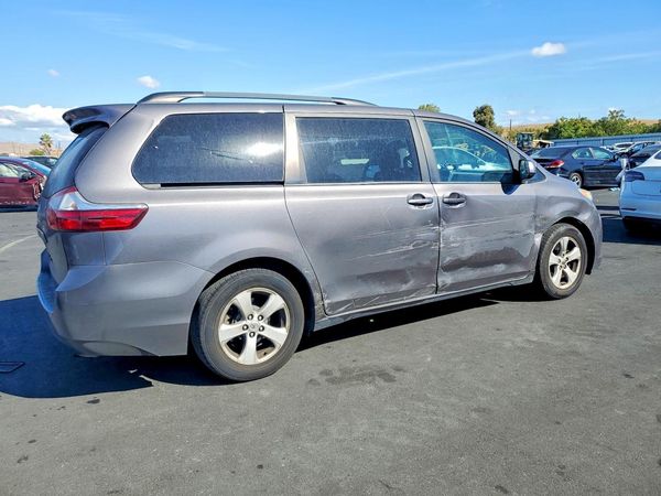 2015 TOYOTA SIENNA