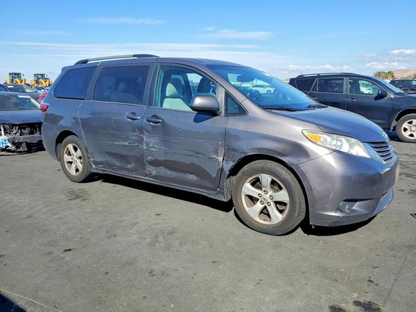 2015 TOYOTA SIENNA