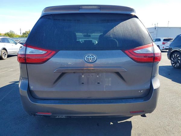 2015 TOYOTA SIENNA
