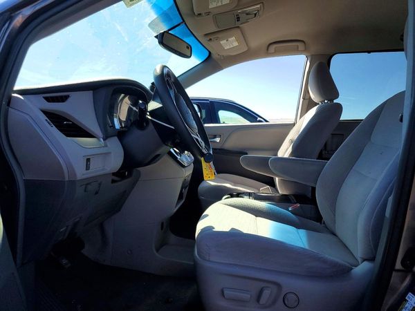 2015 TOYOTA SIENNA