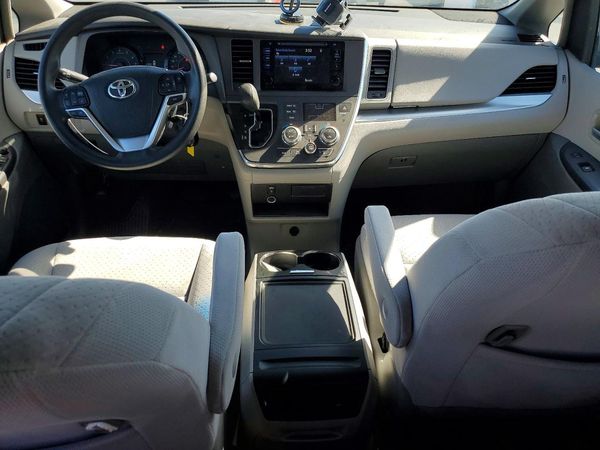 2015 TOYOTA SIENNA