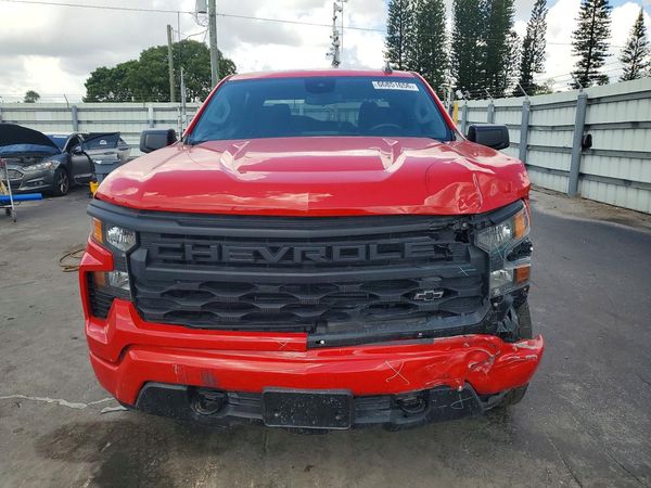 2025 CHEVROLET SILVERADO Custom