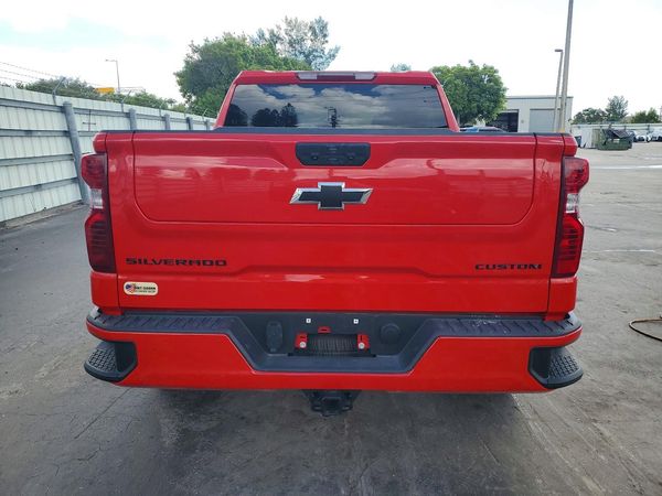2025 CHEVROLET SILVERADO Custom