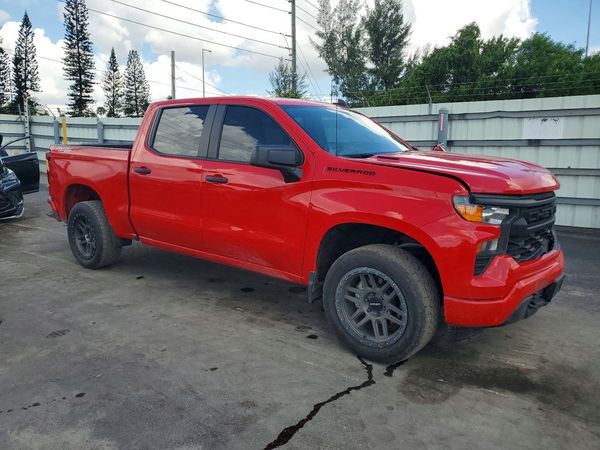 2025 CHEVROLET SILVERADO Custom