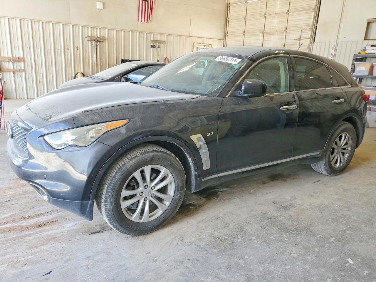 2016 INFINITI QX70