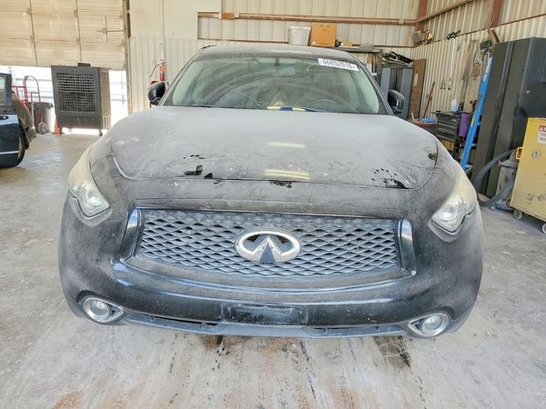 2016 INFINITI QX70