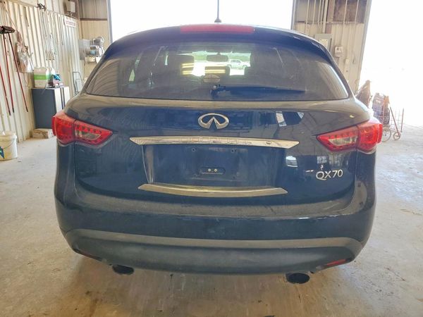 2016 INFINITI QX70