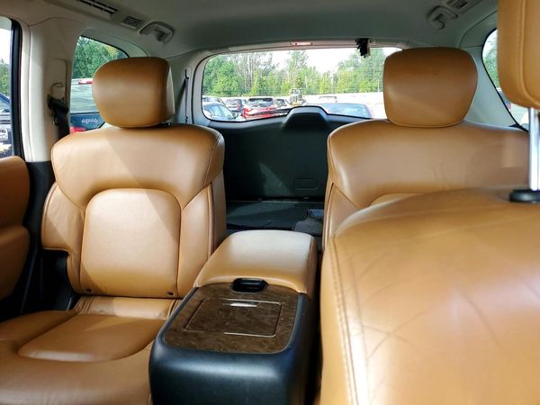 2017 INFINITI QX80 — SUVN