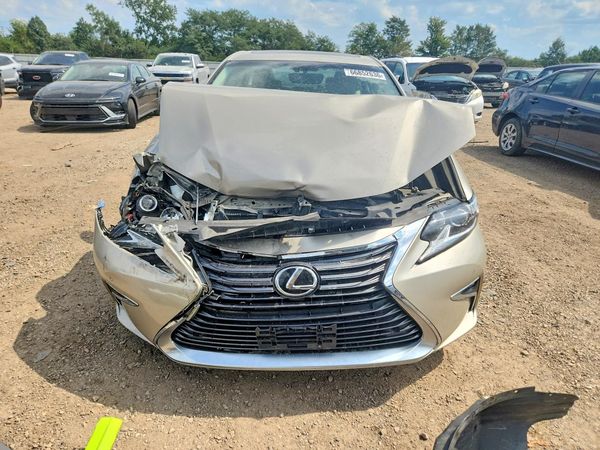 2016 LEXUS ES