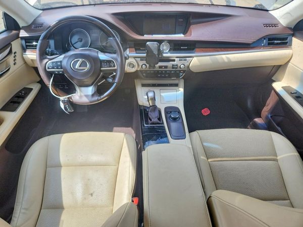 2016 LEXUS ES