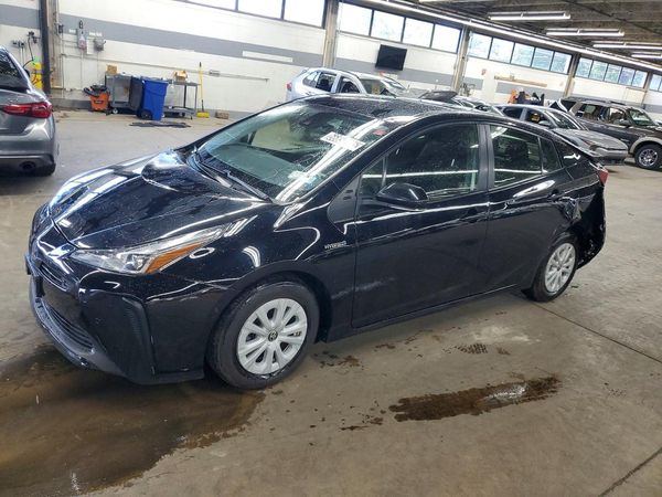 2022 TOYOTA PRIUS