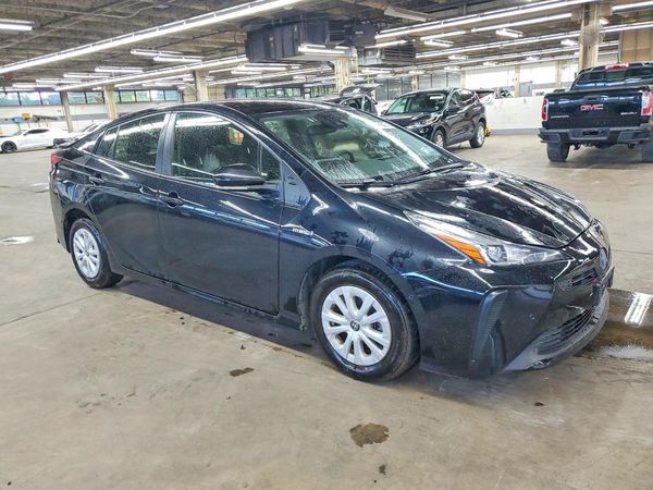 2022 TOYOTA PRIUS