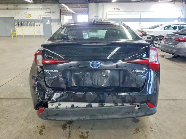 2022 TOYOTA PRIUS