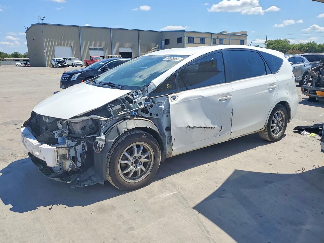 2014 TOYOTA PRIUS V TW — Front 3/4