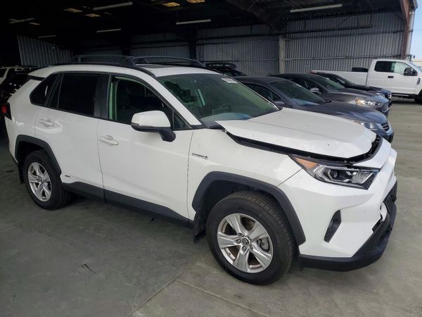 2019 TOYOTA RAV4 — Passenger 3/4