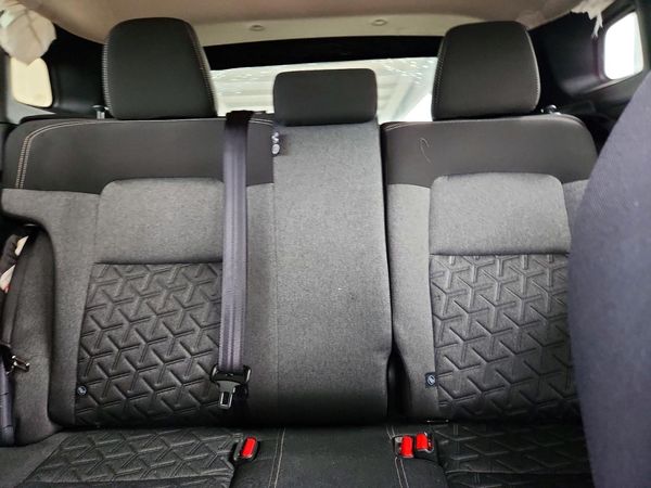 2025 NISSAN KICKS