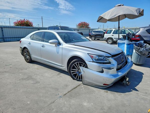 2013 LEXUS LS