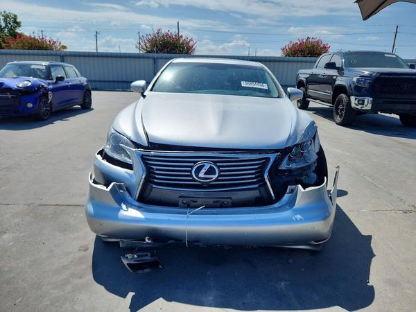 2013 LEXUS LS