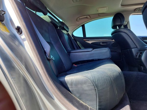 2013 LEXUS LS