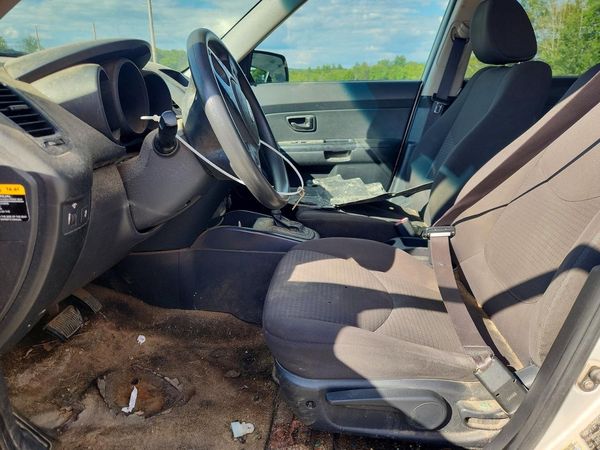 2012 KIA SOUL GL — DENT