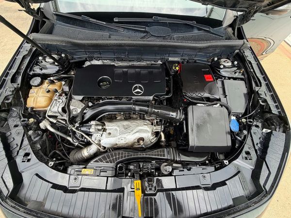 2021 MERCEDES-BENZ GLB GLB250