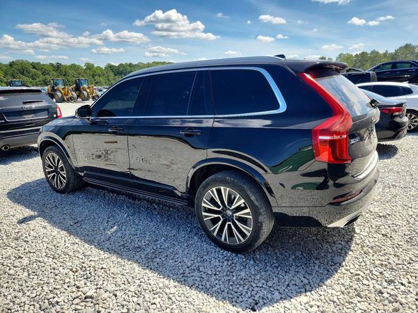 2020 VOLVO XC90 Momentum