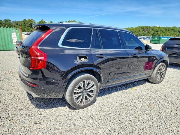 2020 VOLVO XC90 Momentum