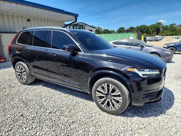 2020 VOLVO XC90 Momentum