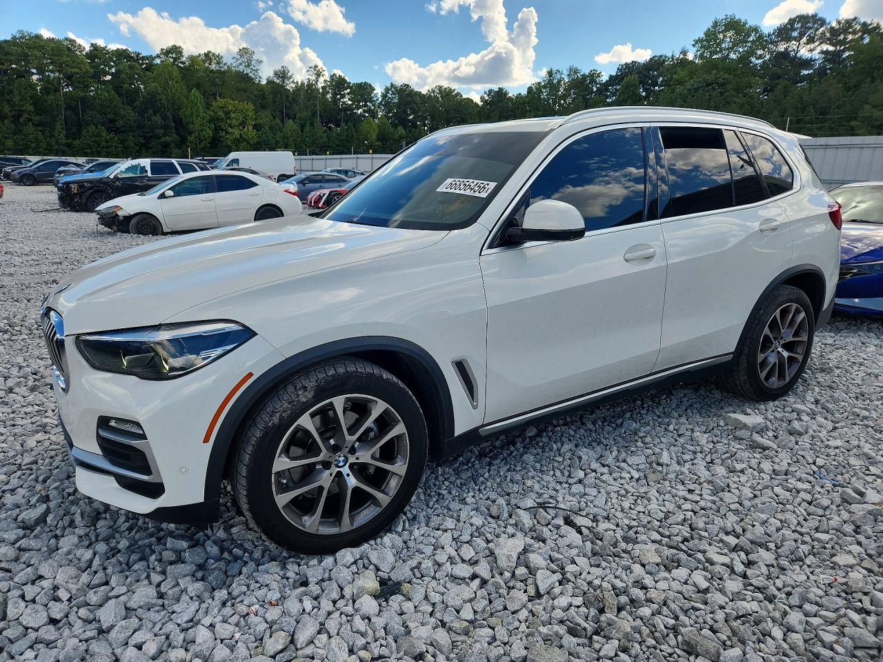 2021 BMW X5 sDrive40i — Front 3/4
