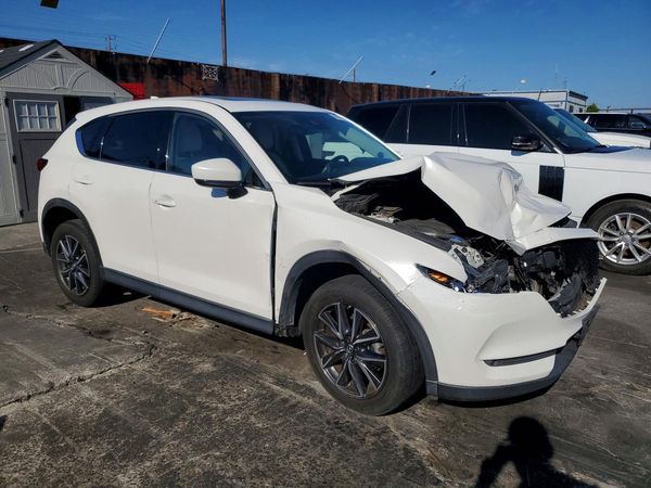 2017 MAZDA CX-5 Grand Touring — Passenger 3/4