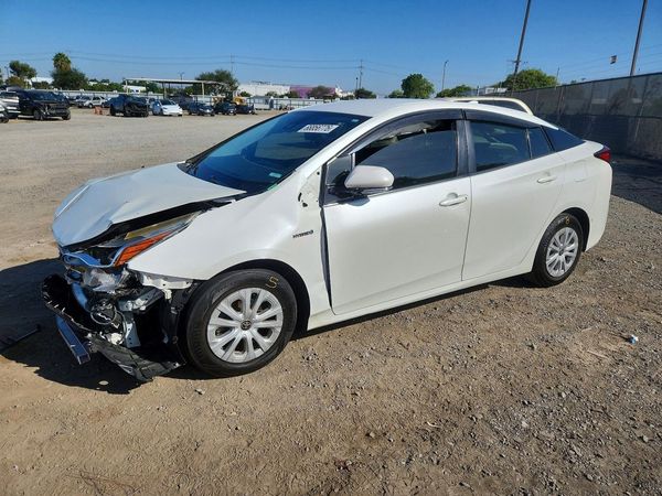 2019 TOYOTA PRIUS