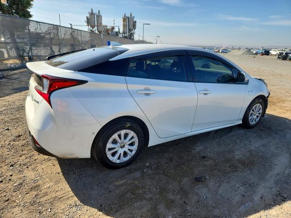 2019 TOYOTA PRIUS