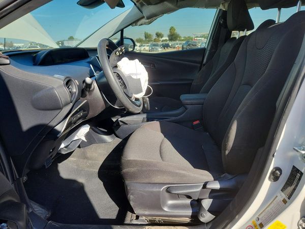 2019 TOYOTA PRIUS