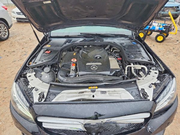 2015 MERCEDES-BENZ C 4-MATIC — Engine bay