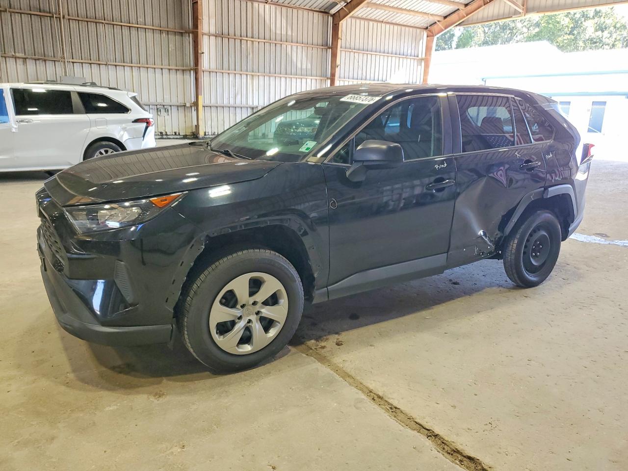2022 TOYOTA RAV4 — Front 3/4