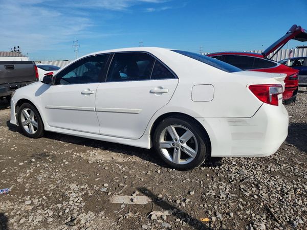 2014 TOYOTA CAMRY