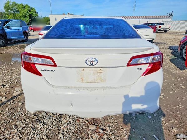 2014 TOYOTA CAMRY