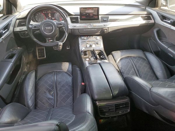 2013 AUDI S8