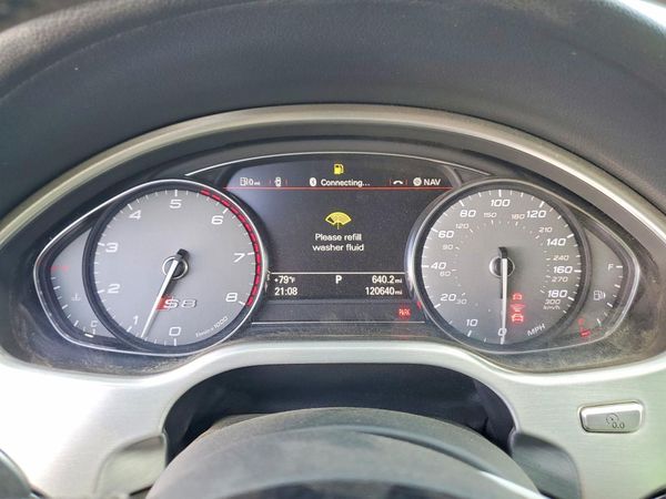 2013 AUDI S8